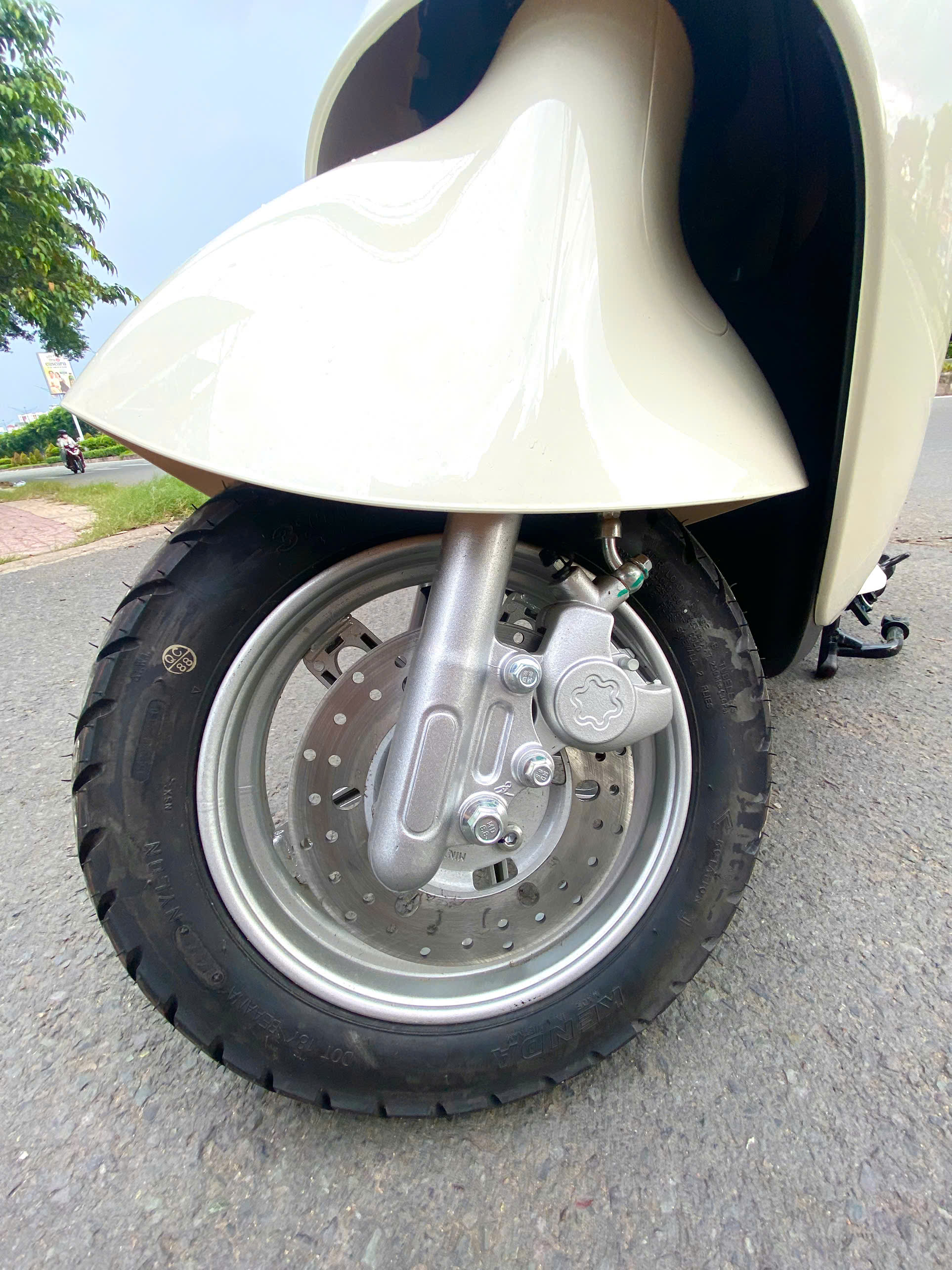 Xe máy điện DK Lyva Moda (Chạy: 90km/ lần sạc)
