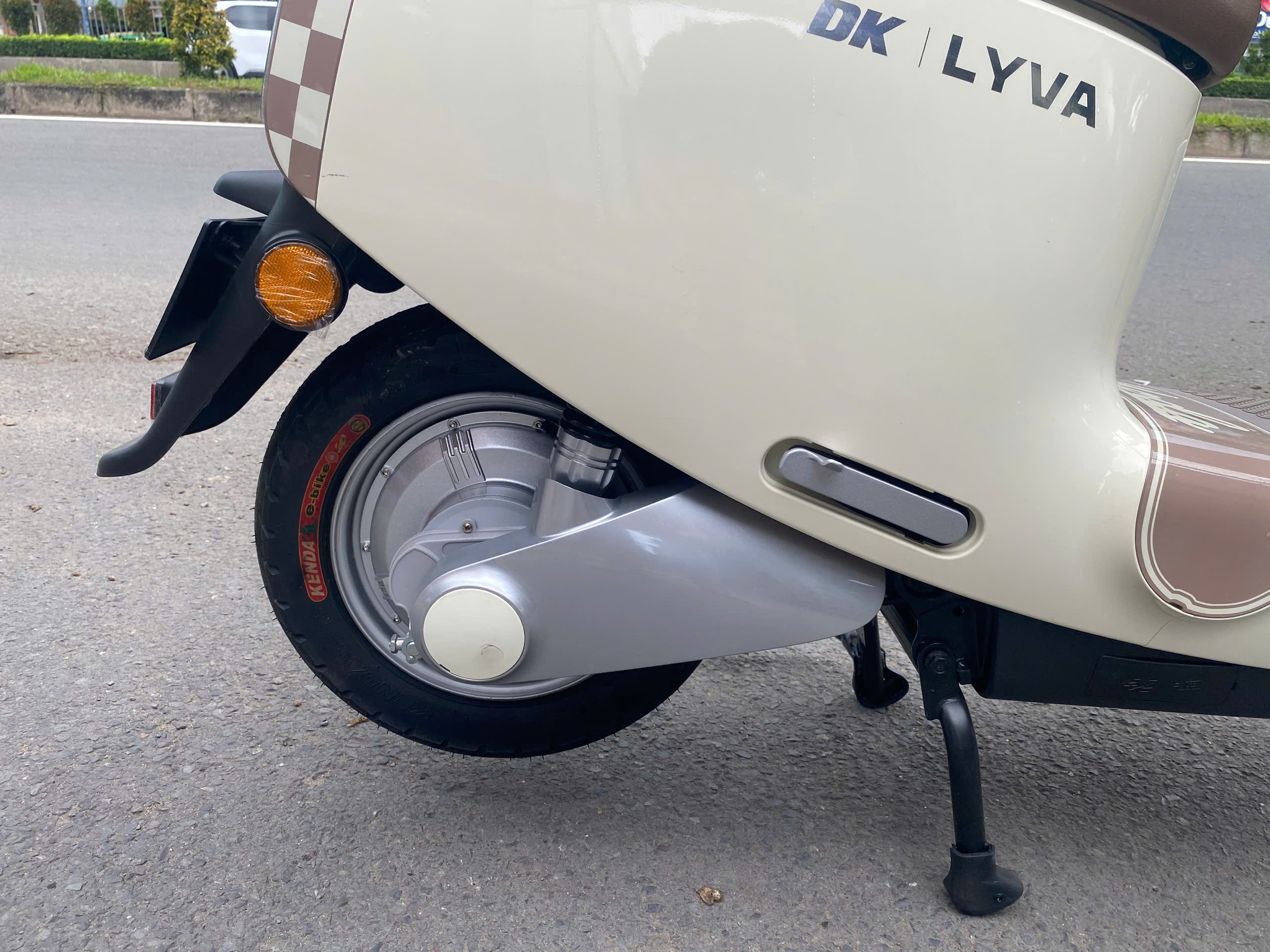 Xe máy điện DK Lyva Moda (Chạy: 90km/ lần sạc)
