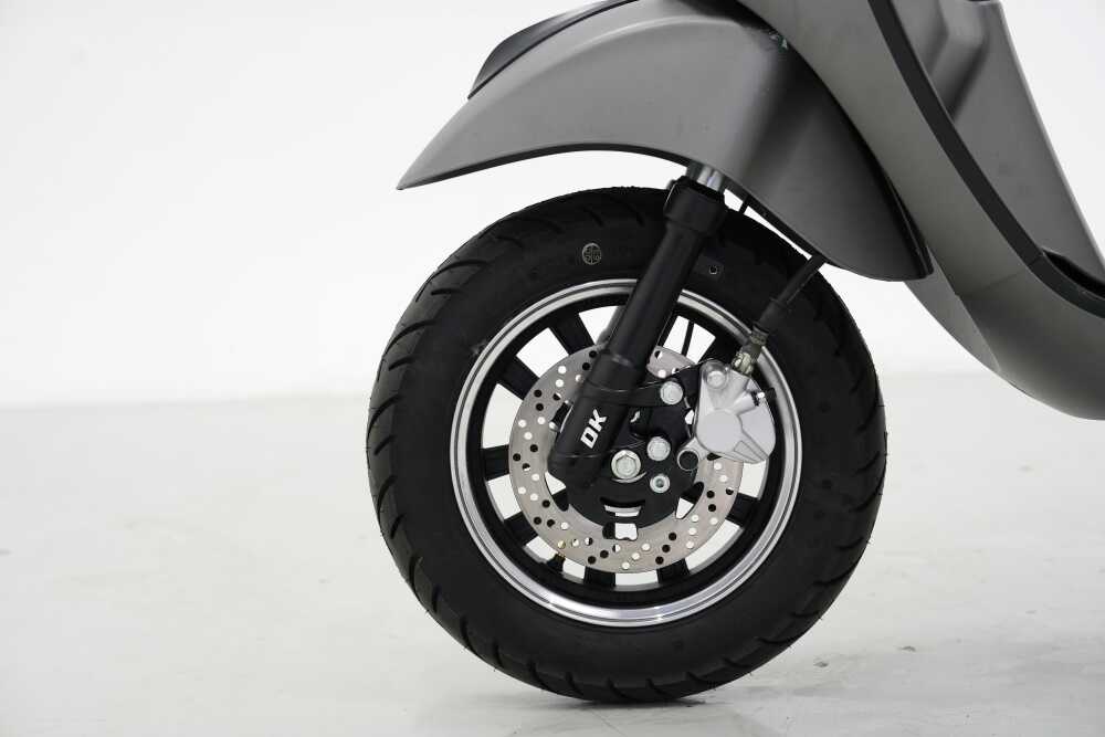 Xe Ga 50cc DK Roma Lite S Đèn Tròn Đời Xe Ga 50cc DK Roma Lite S Đèn Tròn Đời