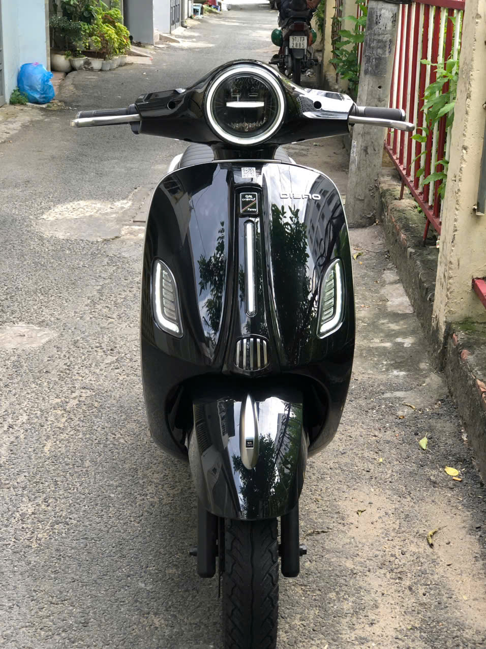 Xe máy điện Dibao Tesla Chic đèn tròn Xe máy điện Dibao Tesla Chic đèn tròn