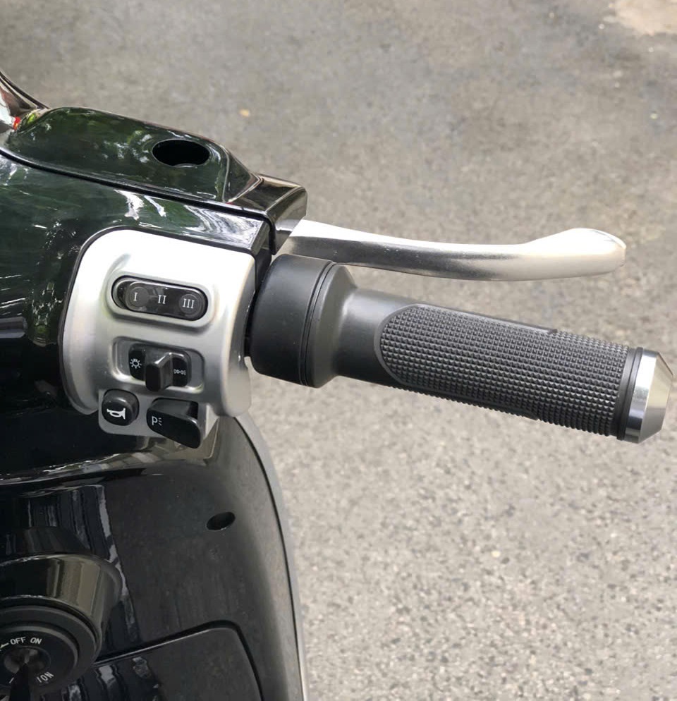 Xe máy điện Dibao Tesla Chic đèn tròn Xe máy điện Dibao Tesla Chic đèn tròn