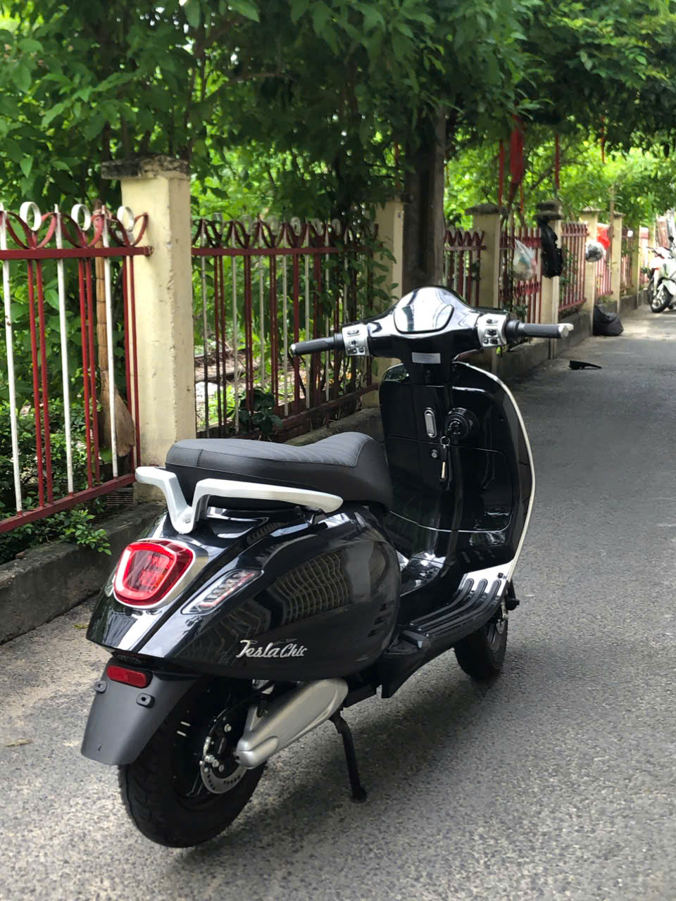 Xe máy điện Dibao Tesla Chic đèn tròn Xe máy điện Dibao Tesla Chic đèn tròn