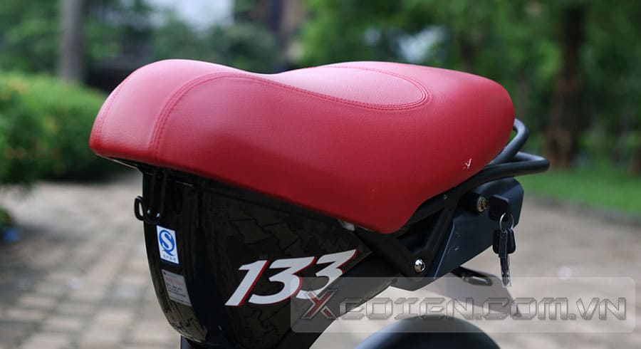 Yên xe điện Giant M133p plus yen-xe-dien-giant-m133p-plus