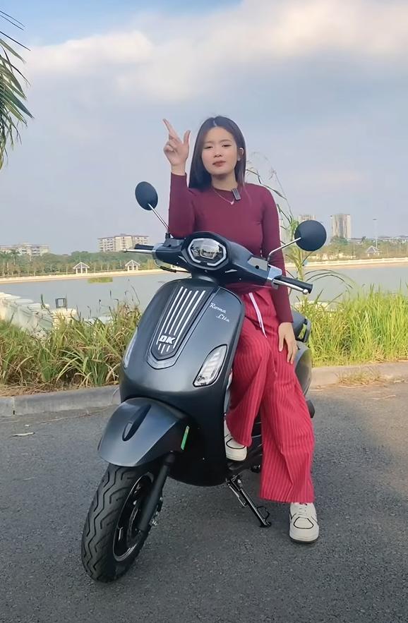 Muốn Đi Xe Dáng Vera Thì Đã Có Em Dk Roma Lite S