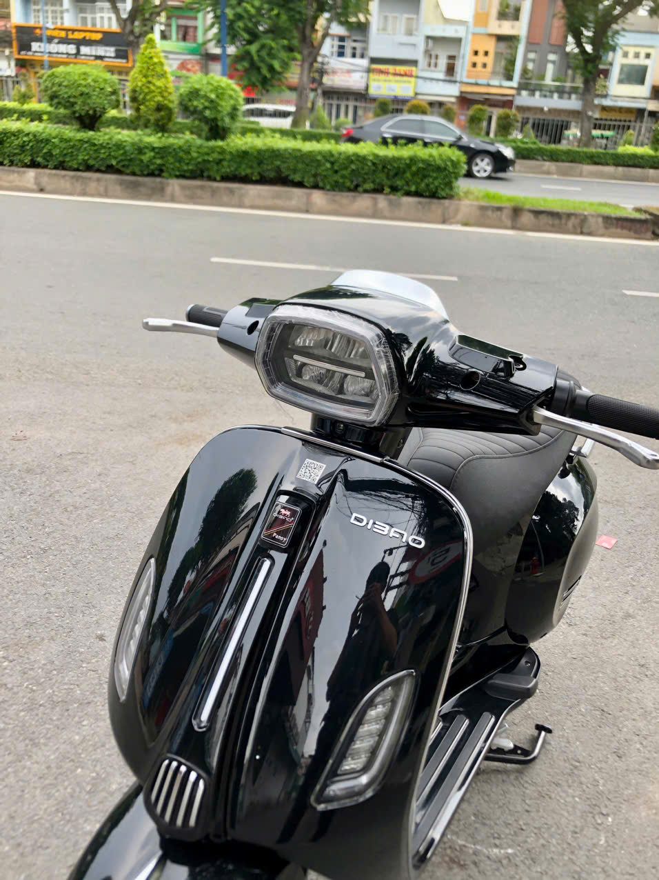 Dibao-Tesla-Chic-den-vuong-1.jpg