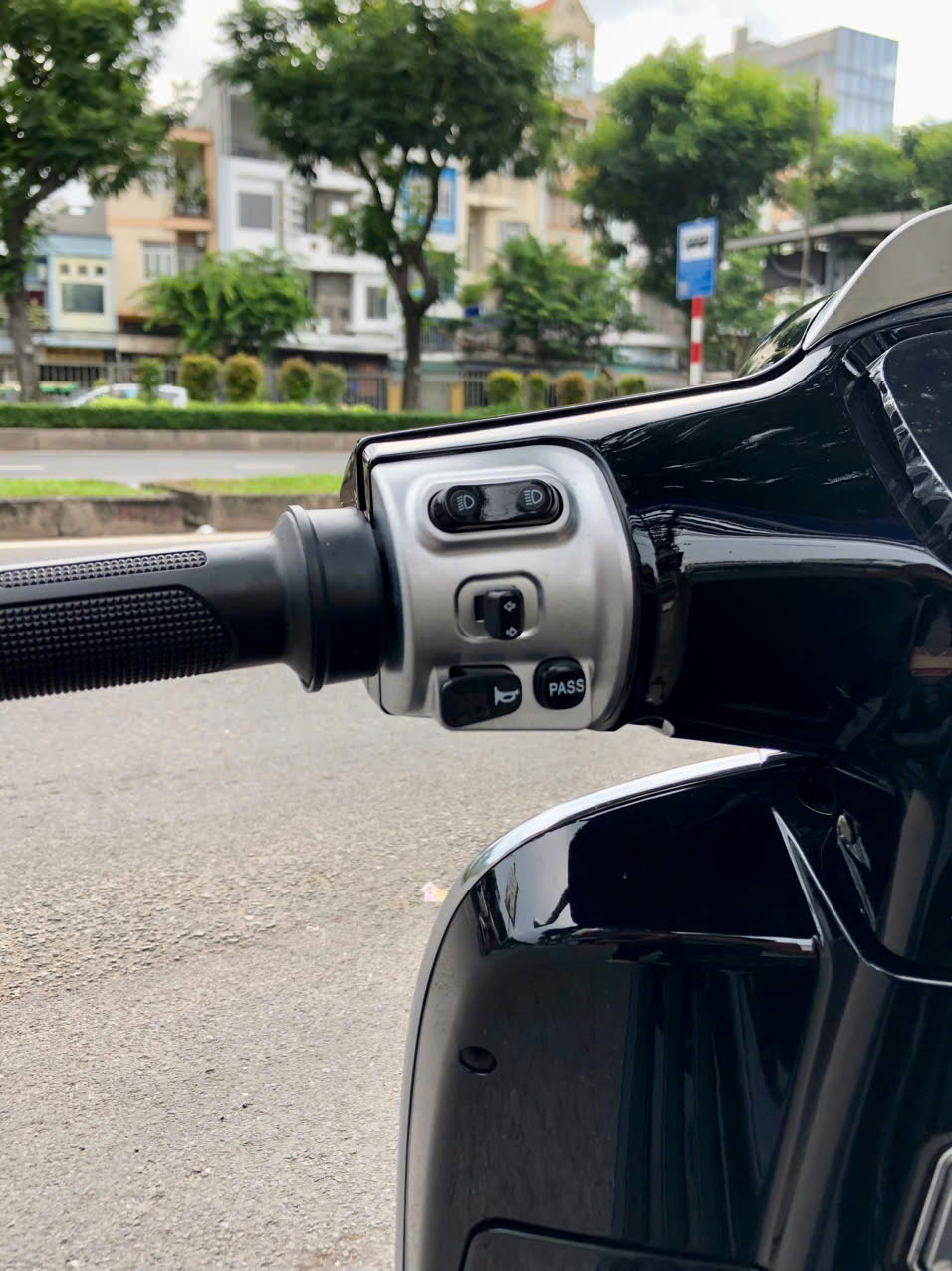Xe máy điện Dibao Tesla Chic (đèn vuông) Xe máy điện Dibao Tesla Chic (đèn vuông)