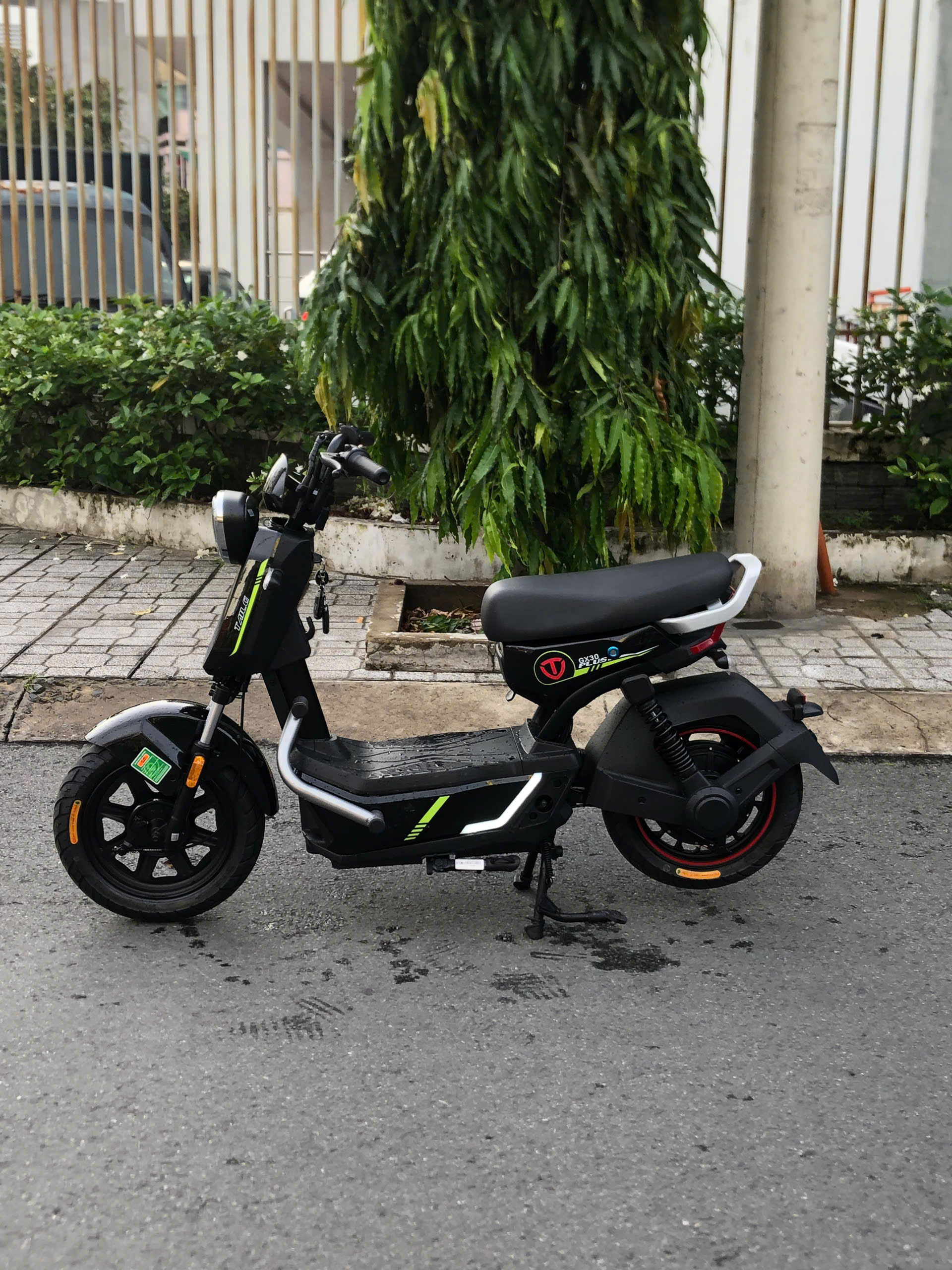 Yên xe, cốp và tiện ích hỗ trợ