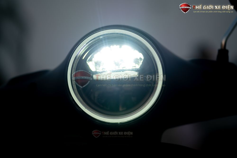 Xe ga 50cc Scooter Victoria đèn tròn Xe ga 50cc Scooter Victoria đèn tròn