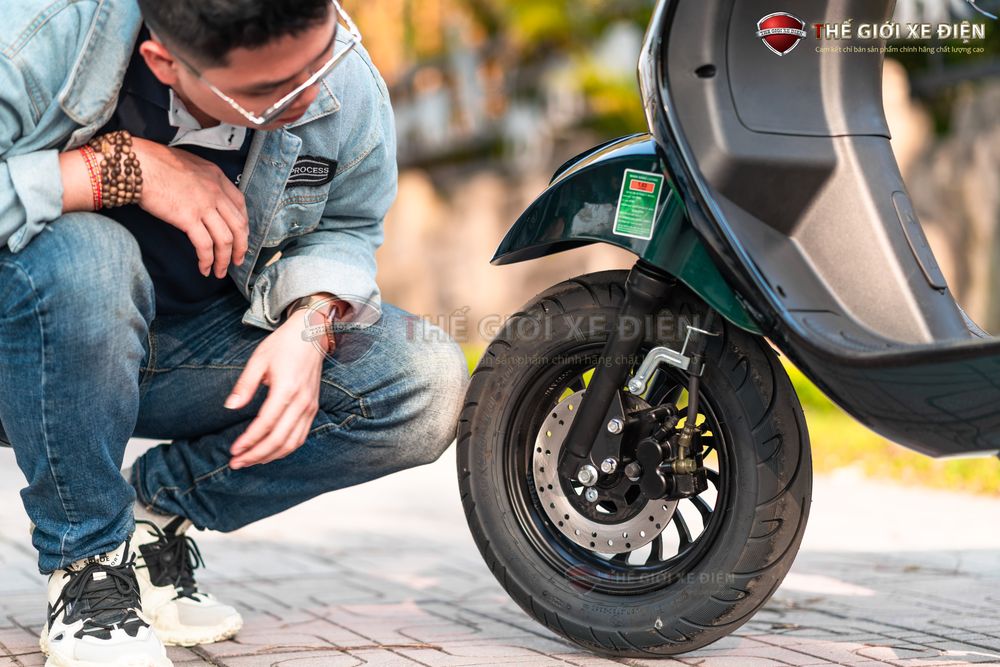 Xe ga 50cc Scooter Victoria đèn tròn Xe ga 50cc Scooter Victoria đèn tròn