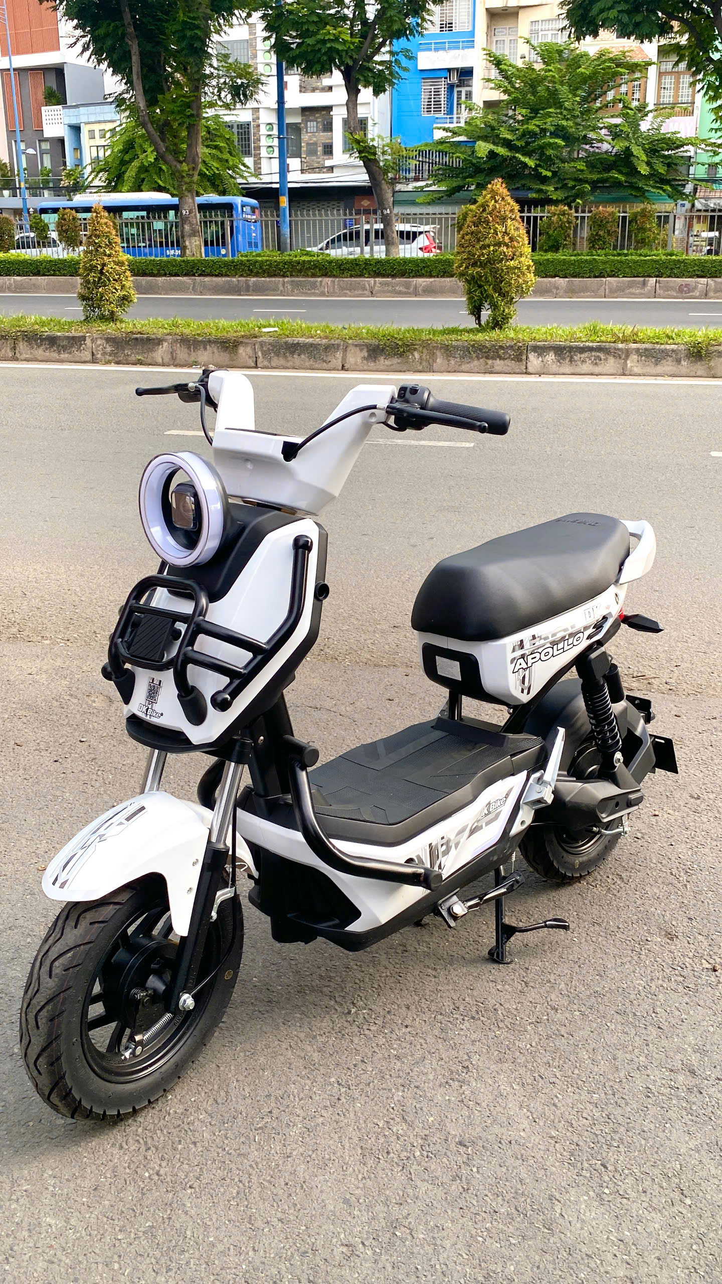 Khóa chống trộm và sạc điện tiện lợi tại nhà