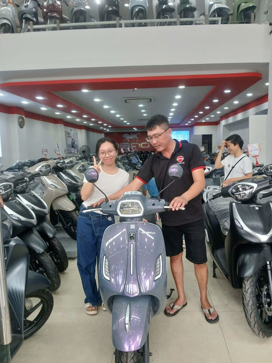 Chị Gái Xinh Đẹp Chốt Ngay Xe Máy Điện Dibao Tesla Chic Q Chị Gái Xinh Đẹp Chốt Ngay Xe Máy Điện Dibao Tesla Chic Q