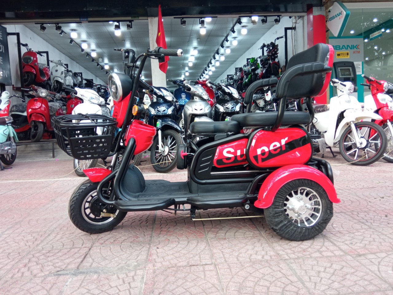 Xe điện ba bánh Super Dilang: Phiên bản mới mẻ cho một siêu phẩm