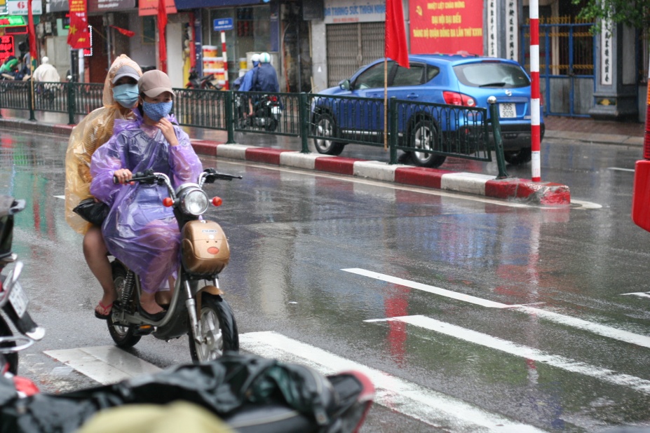 Làm sao bảo quản xe đạp điện mùa mưa